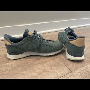 Nike Olive Suede Sneakers Women’s